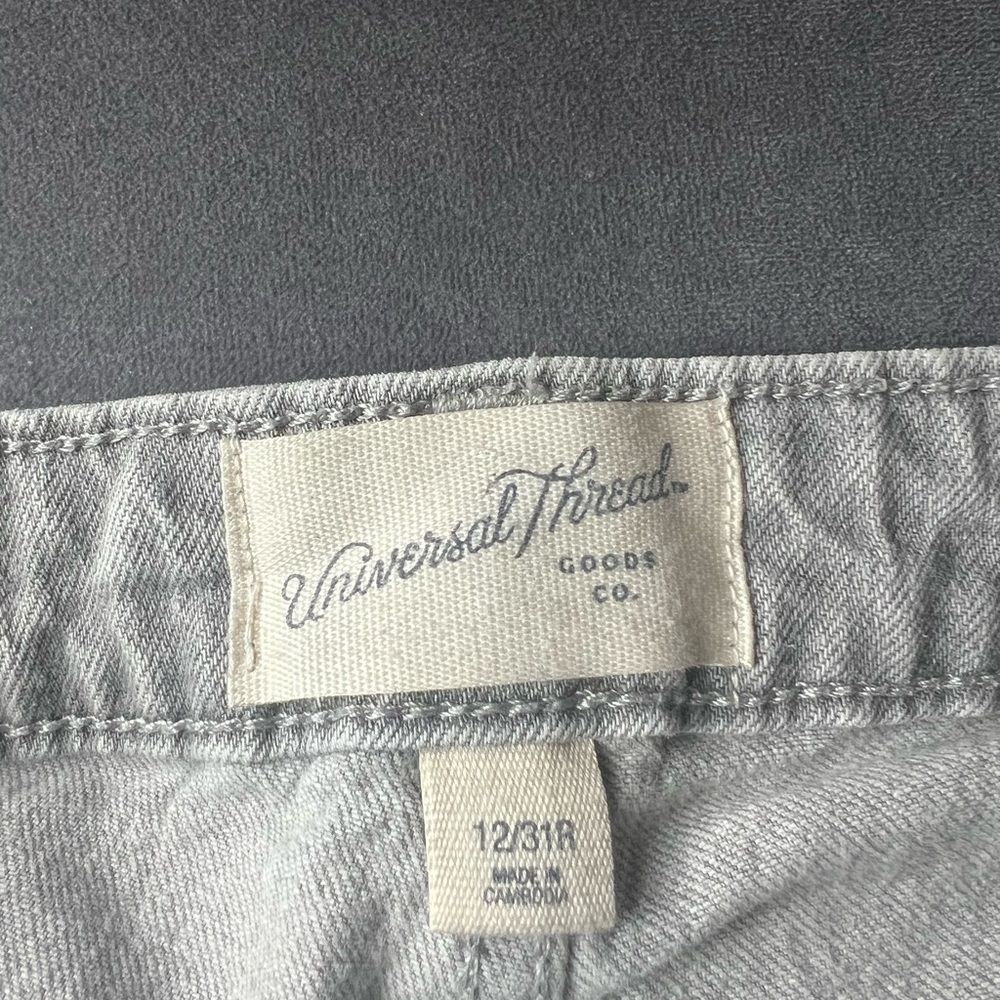 Universal Thread Gray Jean Shorts Cut-Off Style - Picture 4 of 4